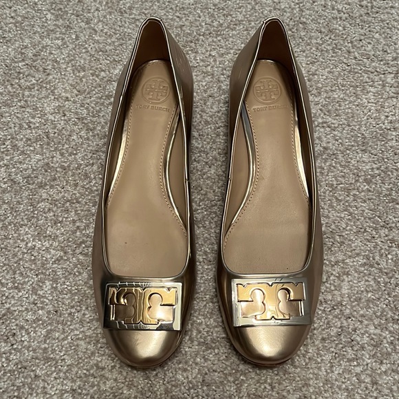 Gold Tory Burch flats with mini heel - Picture 1 of 7